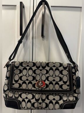 Coach F13972 MEDIUM Vintage Y2K Soho Black Gray Signature C Shoulder Bag